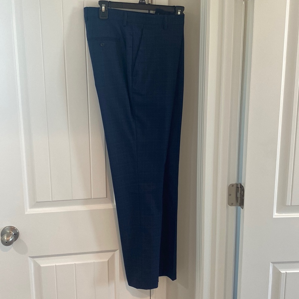 Perry Ellis slim fit 31 X 30 navy blue dress pants.